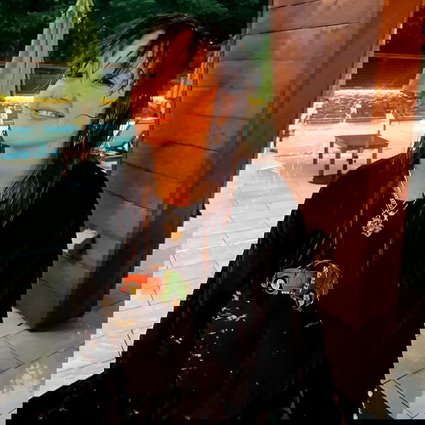 _femalien image ~ Altpins