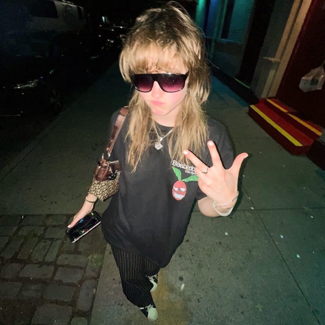 _femalien instagram image archive image