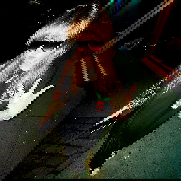 _femalien image ~ Altpins