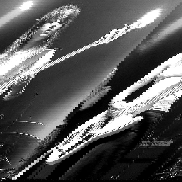 _femalien image ~ Altpins