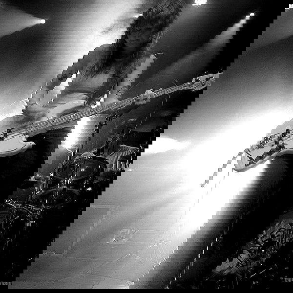 _femalien image ~ Altpins