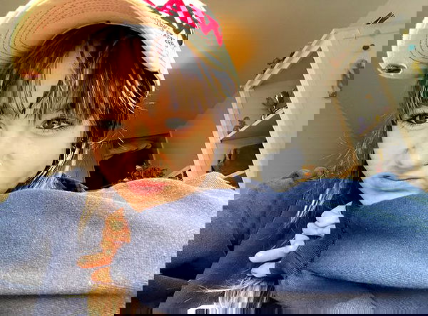 _femalien image ~ Altpins