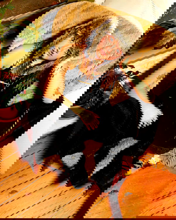 _femalien image ~ Altpins