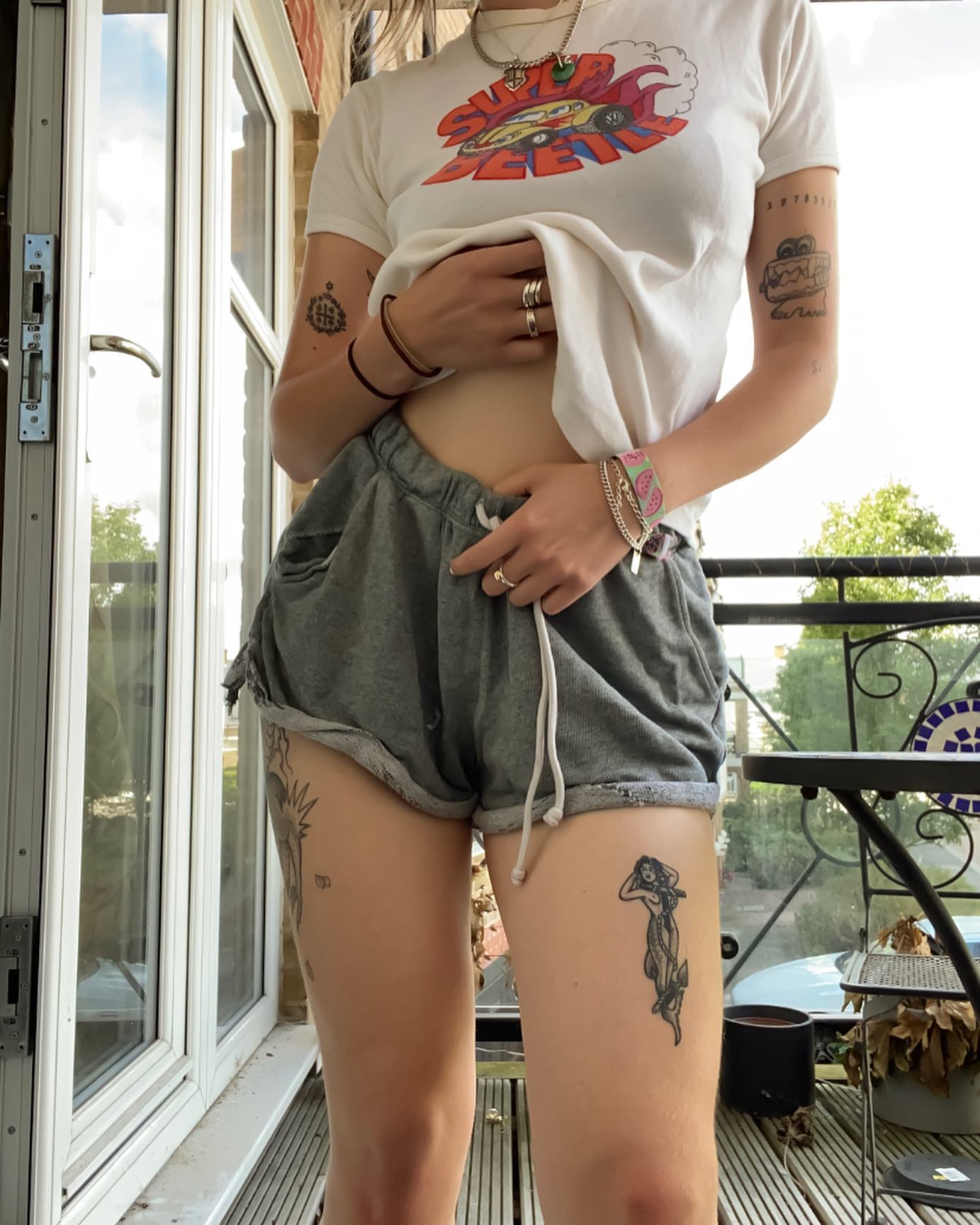 _femalien instagram image archive image