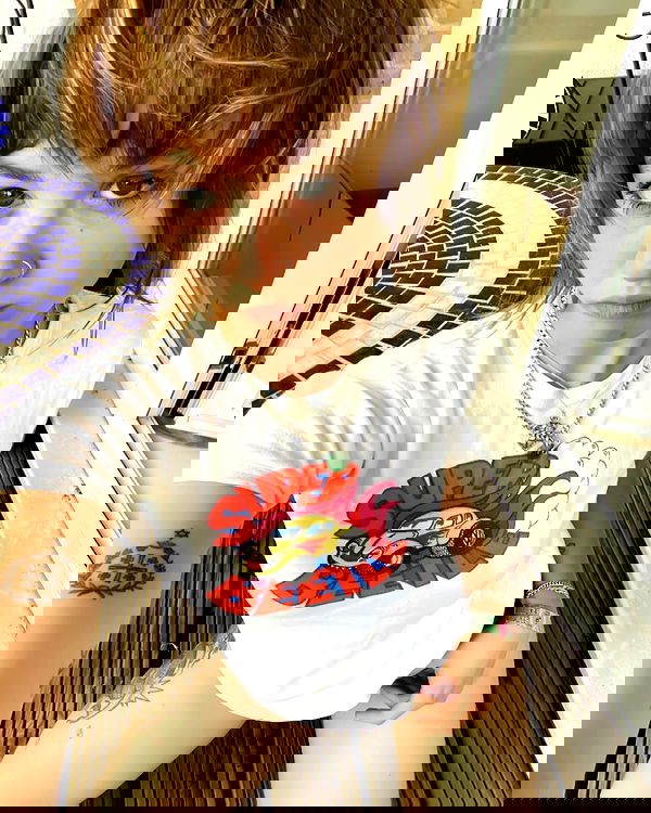 _femalien image ~ Altpins