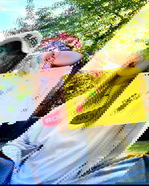 _femalien image ~ Altpins