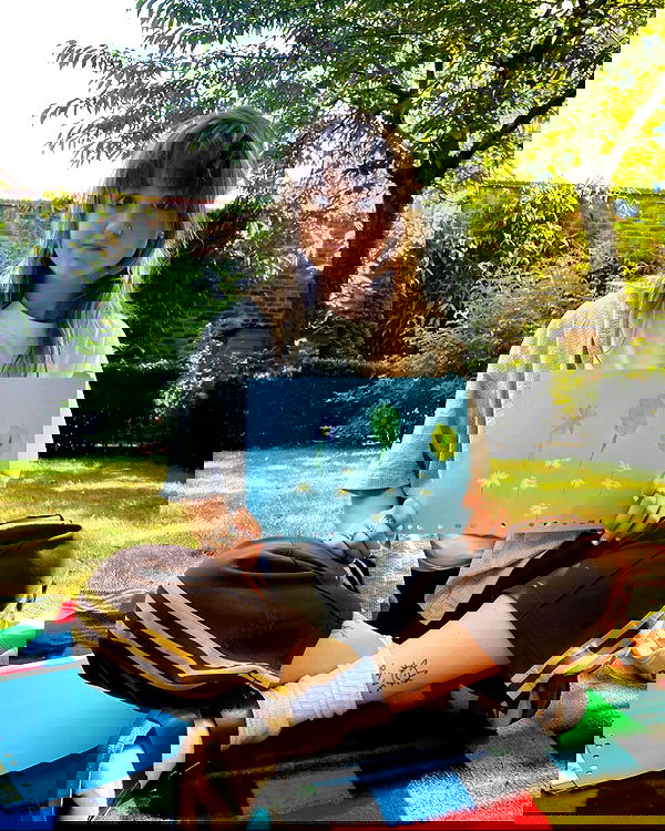 _femalien image ~ Altpins