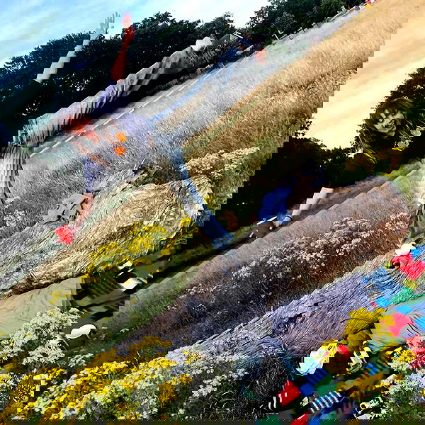 _femalien image ~ Altpins