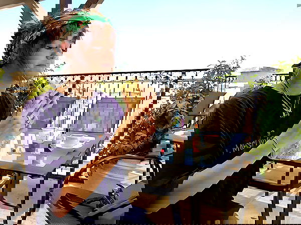 _femalien image ~ Altpins