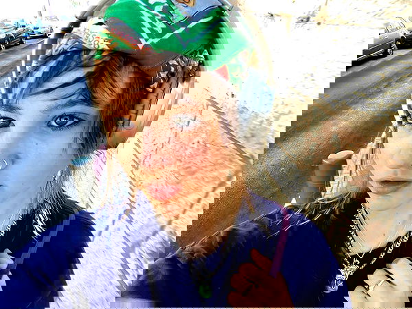 _femalien image ~ Altpins