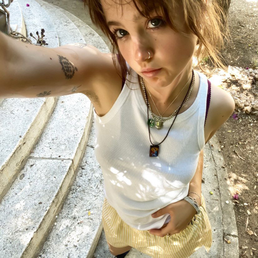 _femalien instagram image archive image