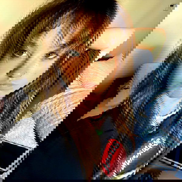 _femalien image ~ Altpins