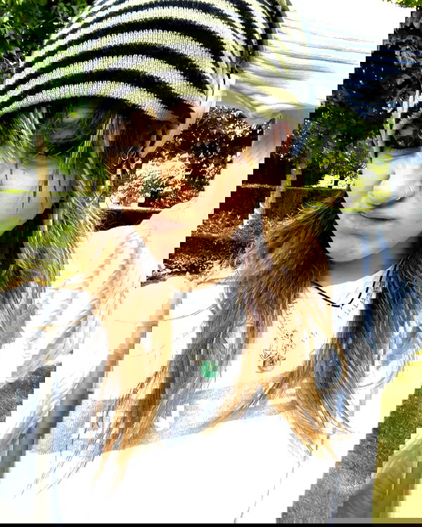 _femalien image ~ Altpins