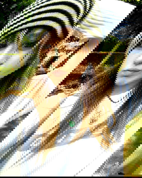 _femalien image ~ Altpins