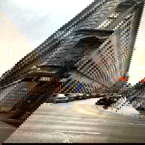 _femalien image ~ Altpins