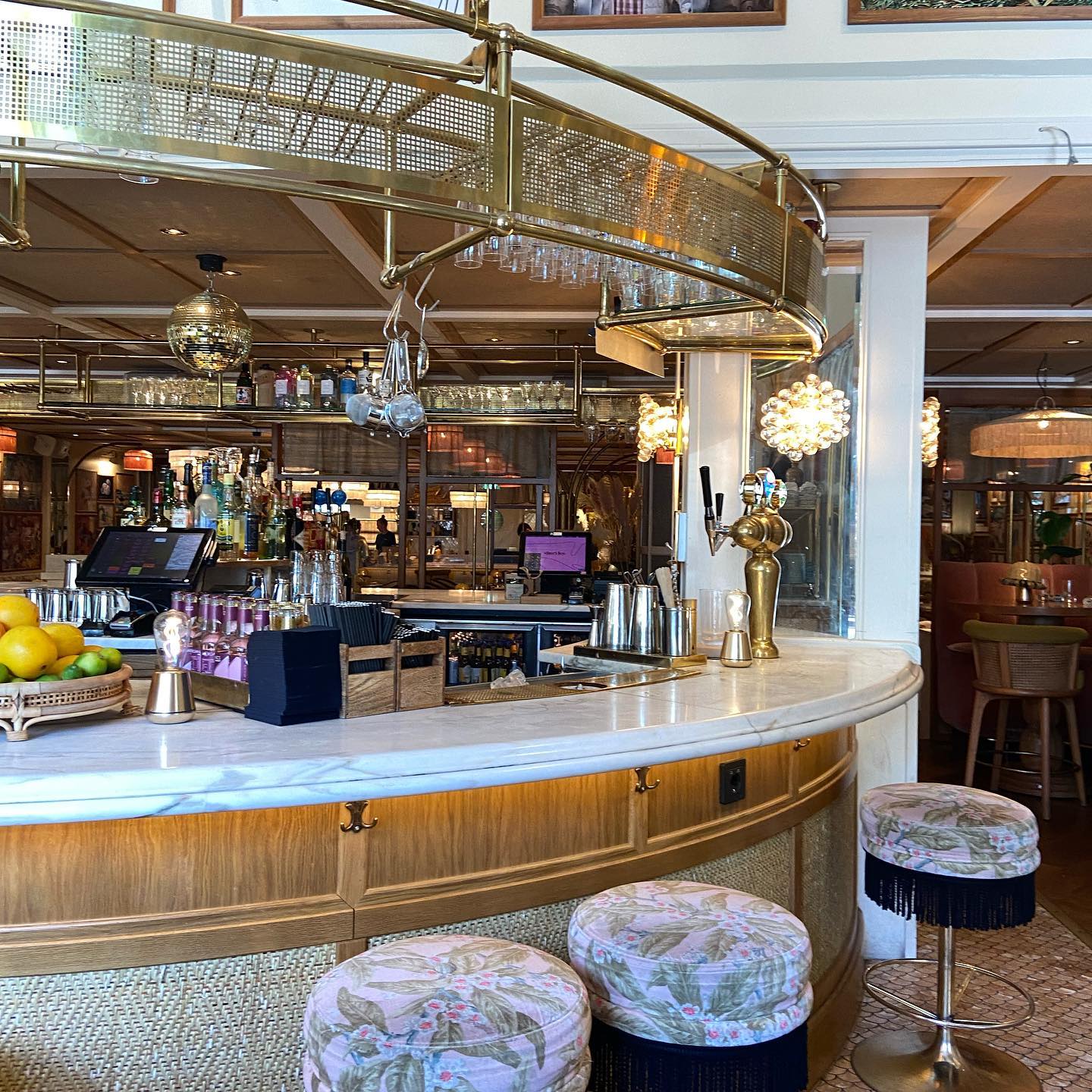 _femalien instagram image archive image