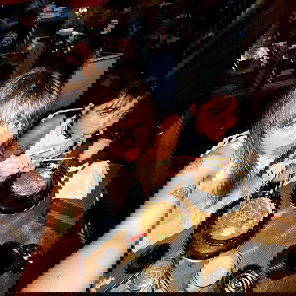 _femalien image ~ Altpins