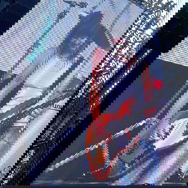 _femalien image ~ Altpins