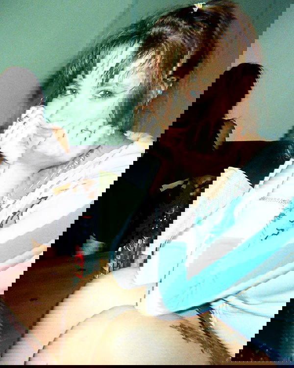 _femalien image ~ Altpins