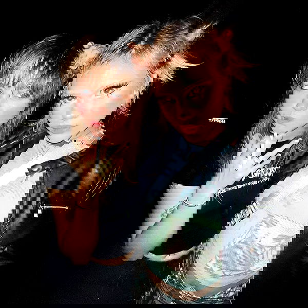 _femalien image ~ Altpins