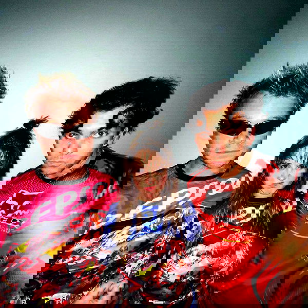 _femalien image ~ Altpins