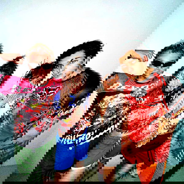 _femalien image ~ Altpins