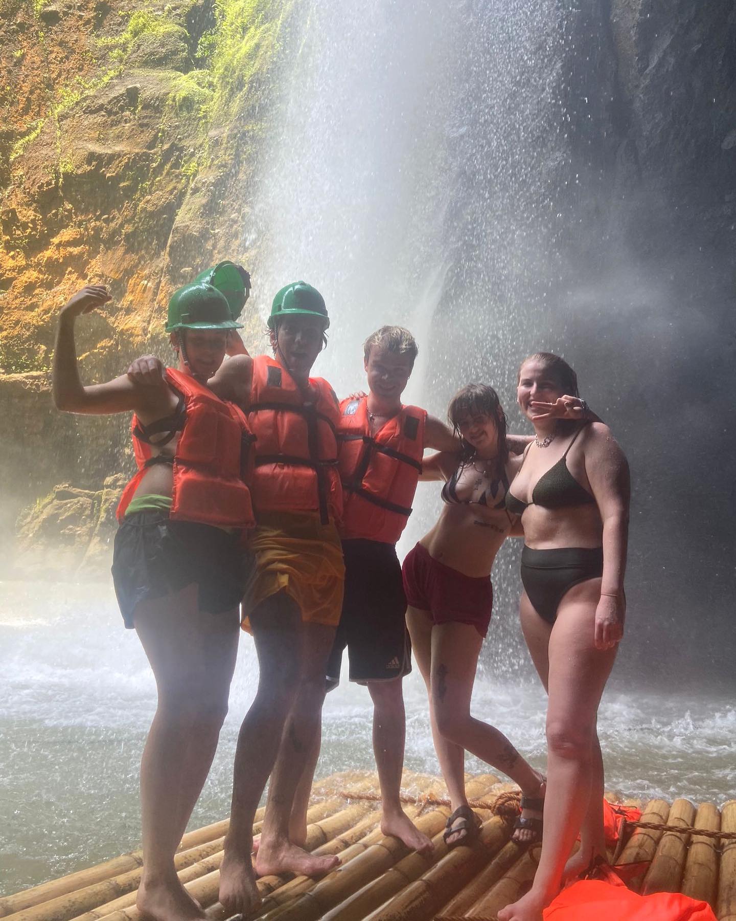 _femalien instagram image archive image