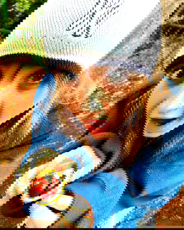 _femalien image ~ Altpins