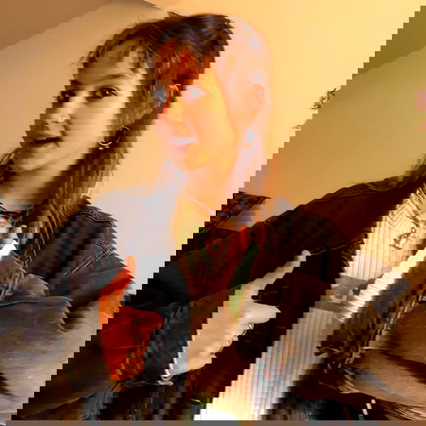 _femalien image ~ Altpins