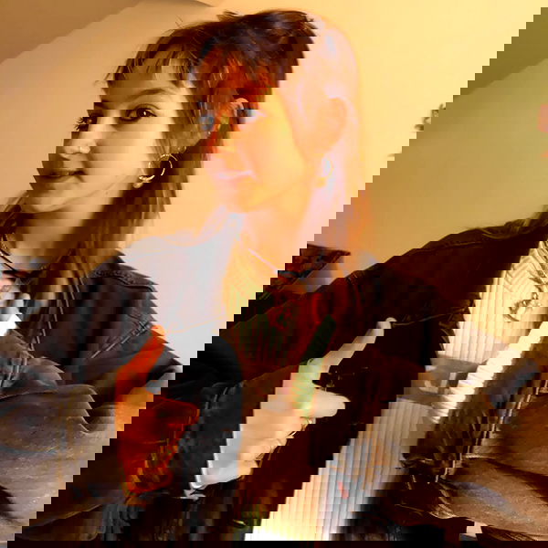 _femalien image ~ Altpins