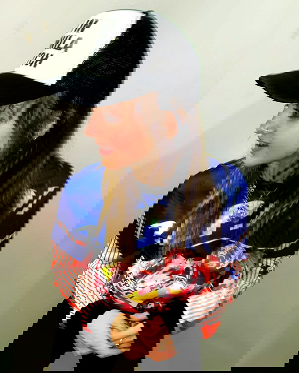 _femalien image ~ Altpins