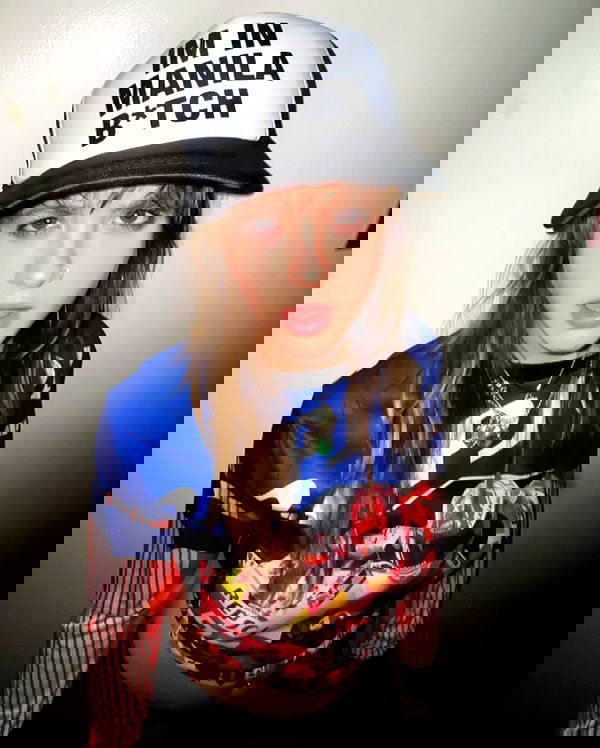 _femalien image ~ Altpins