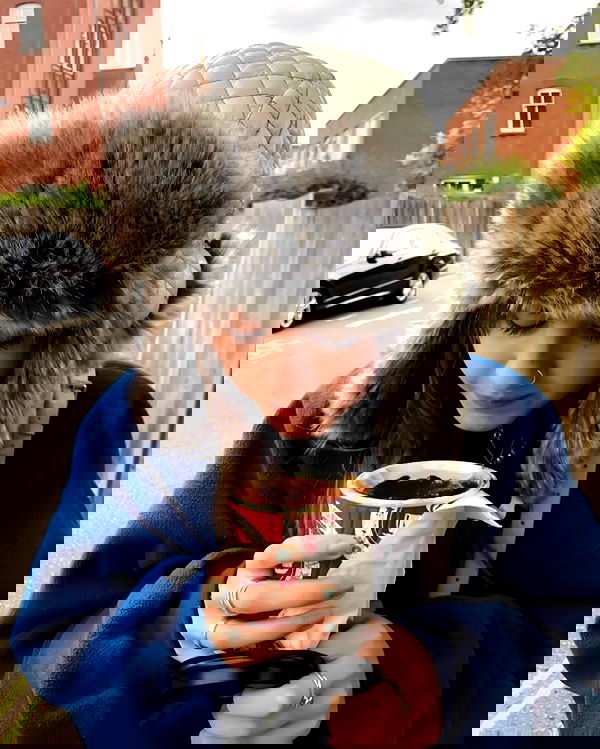 _femalien image ~ Altpins