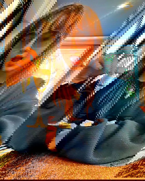 _femalien image ~ Altpins