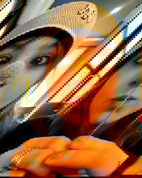 _femalien image ~ Altpins