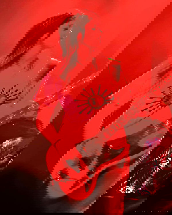 _femalien image ~ Altpins