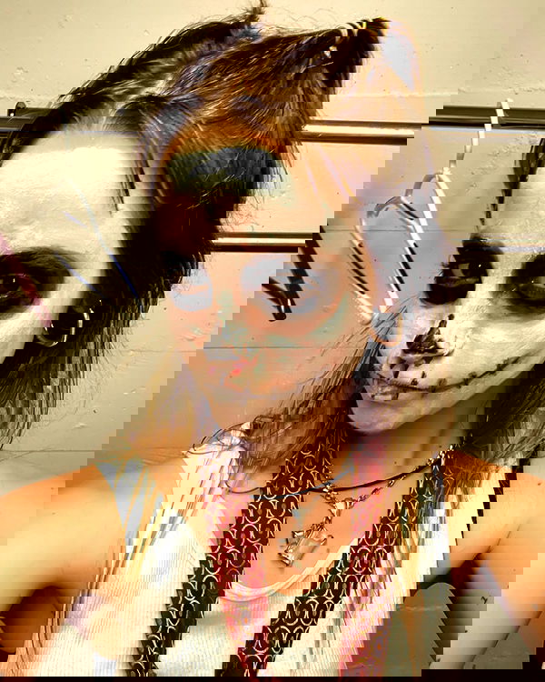 _femalien image ~ Altpins