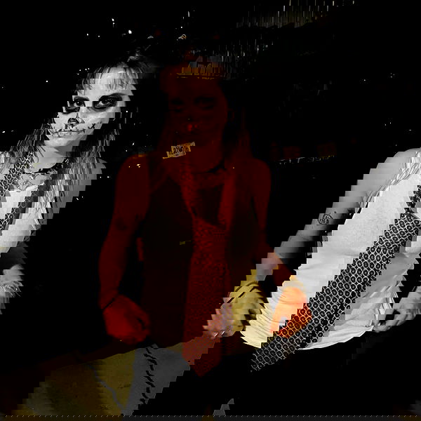 _femalien image ~ Altpins