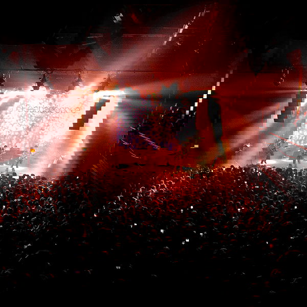 _femalien image ~ Altpins