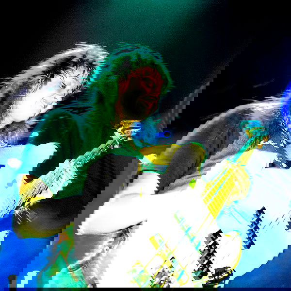 _femalien image ~ Altpins