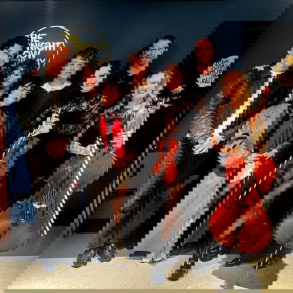 _femalien image ~ Altpins