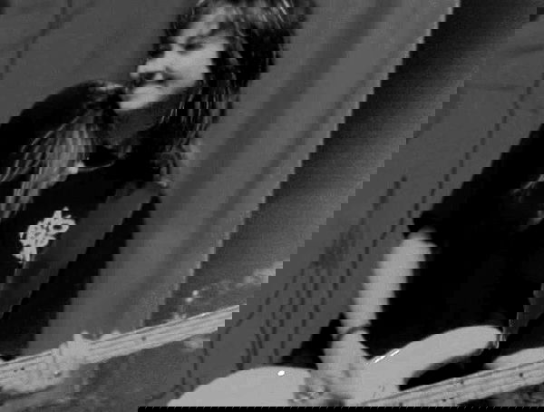 _femalien image ~ Altpins