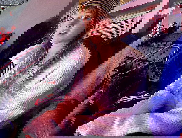 _femalien image ~ Altpins