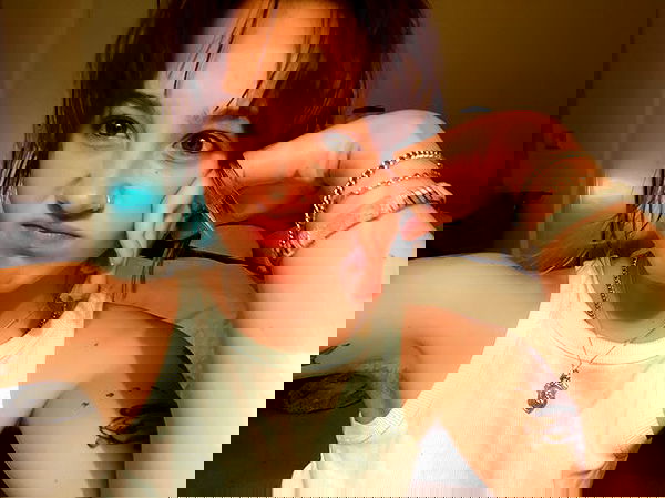 _femalien image ~ Altpins