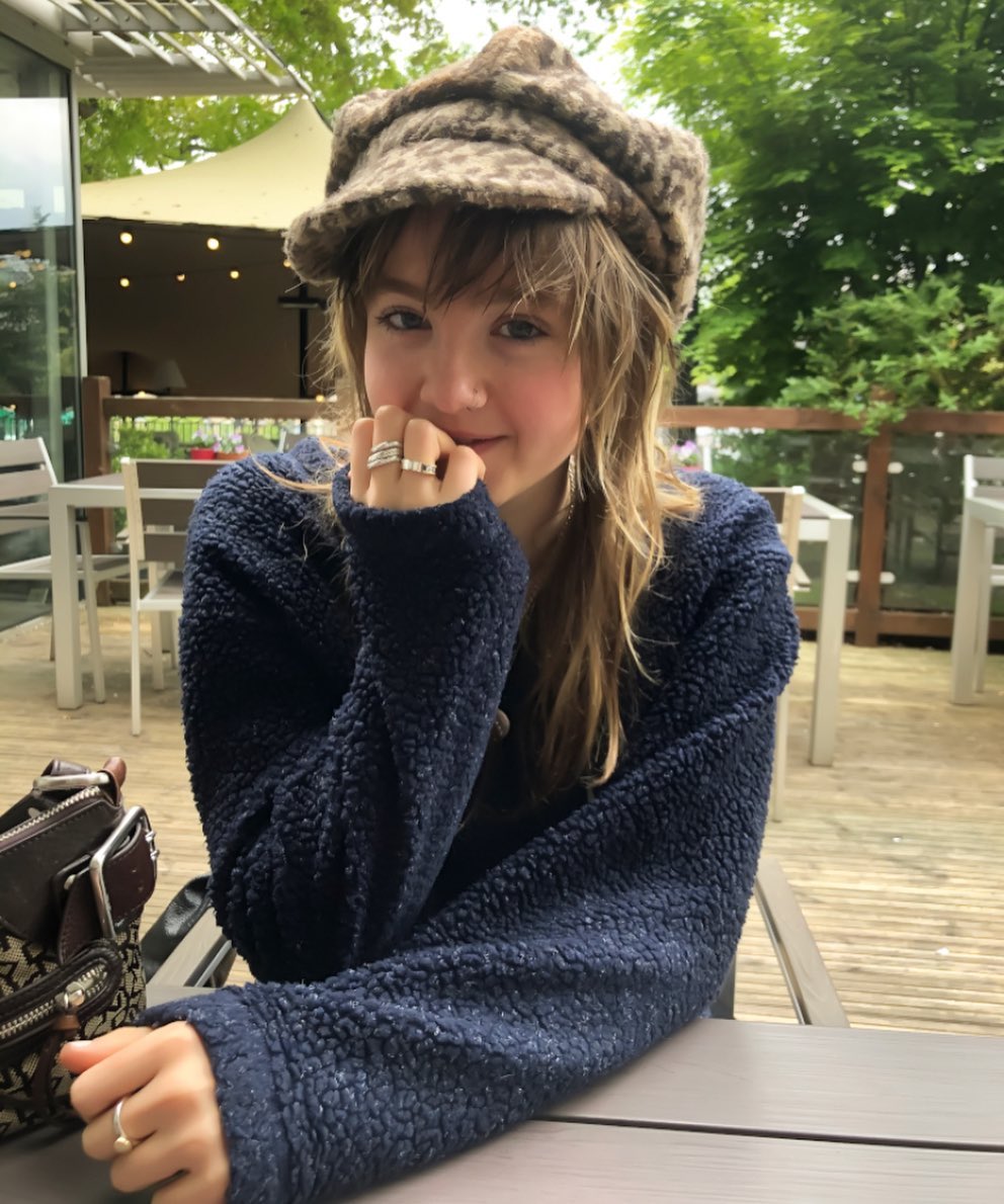 _femalien instagram image archive image