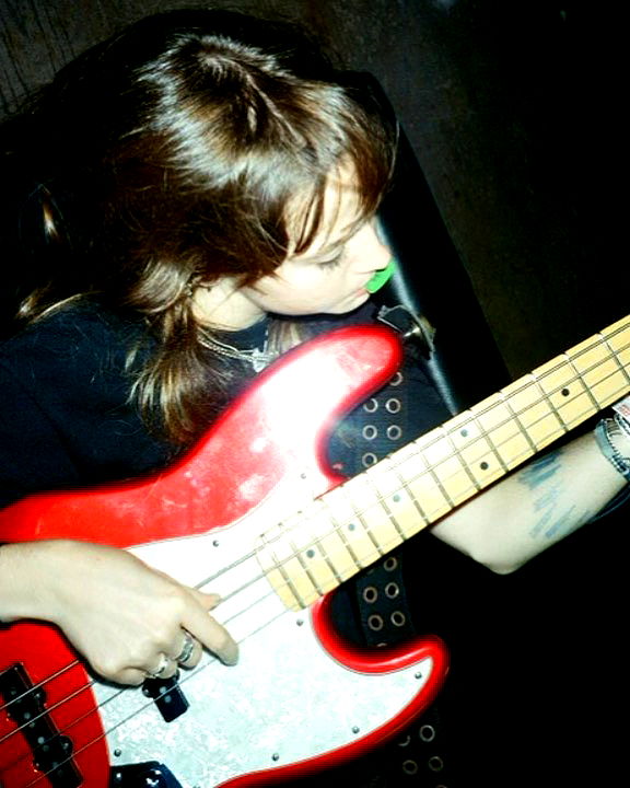 _femalien image ~ Altpins