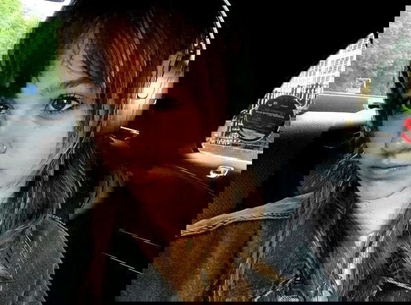 _femalien image ~ Altpins