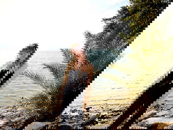 _femalien image ~ Altpins