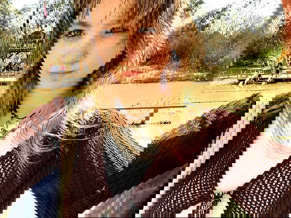 _femalien image ~ Altpins