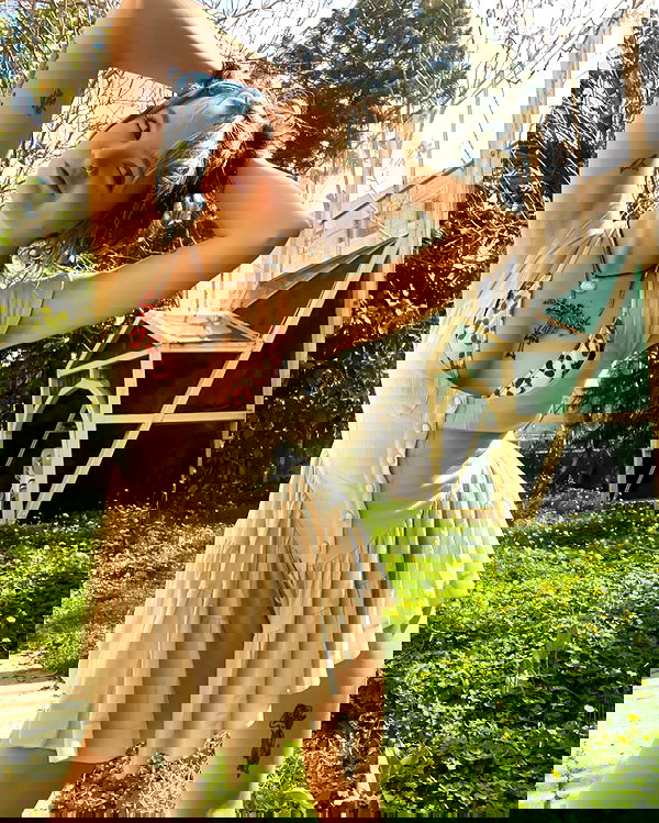 _femalien image ~ Altpins